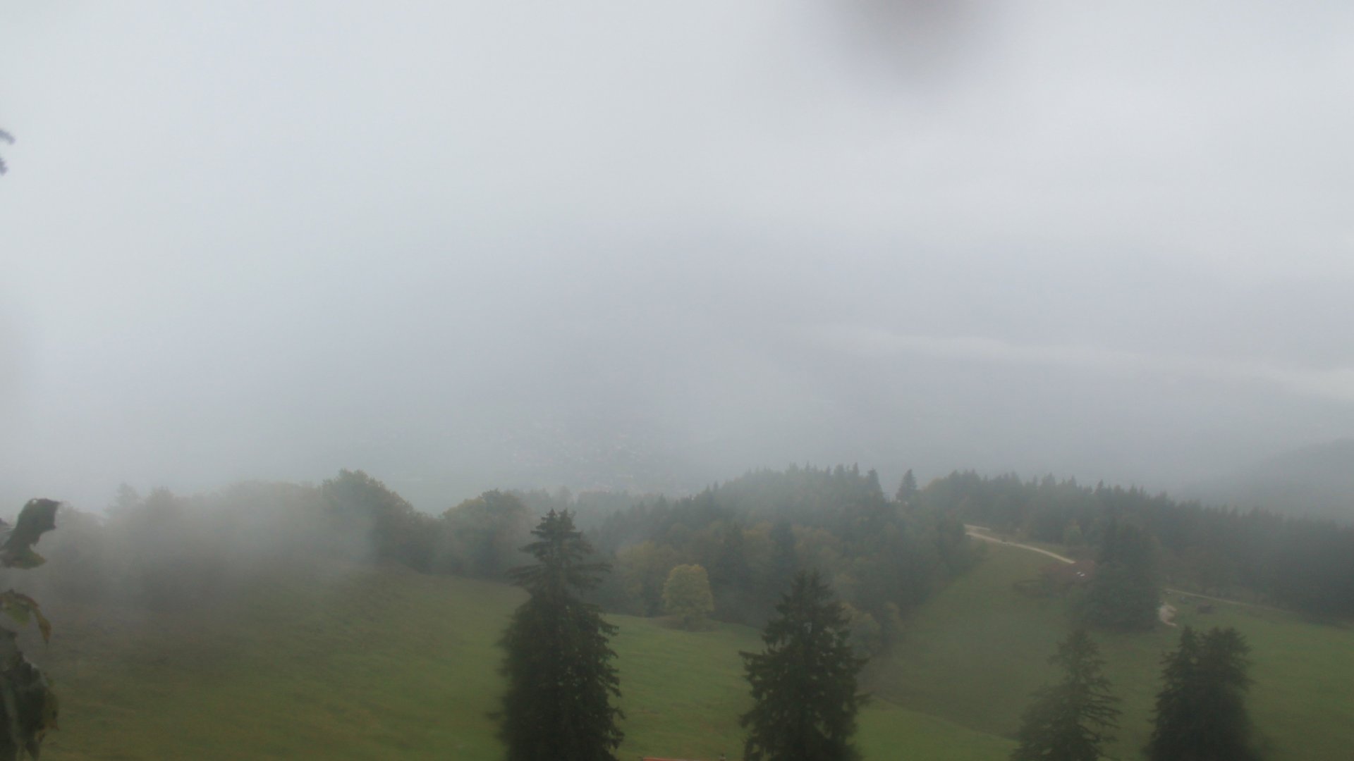 Live webcam view Staffn-Alm towards the Achental valley