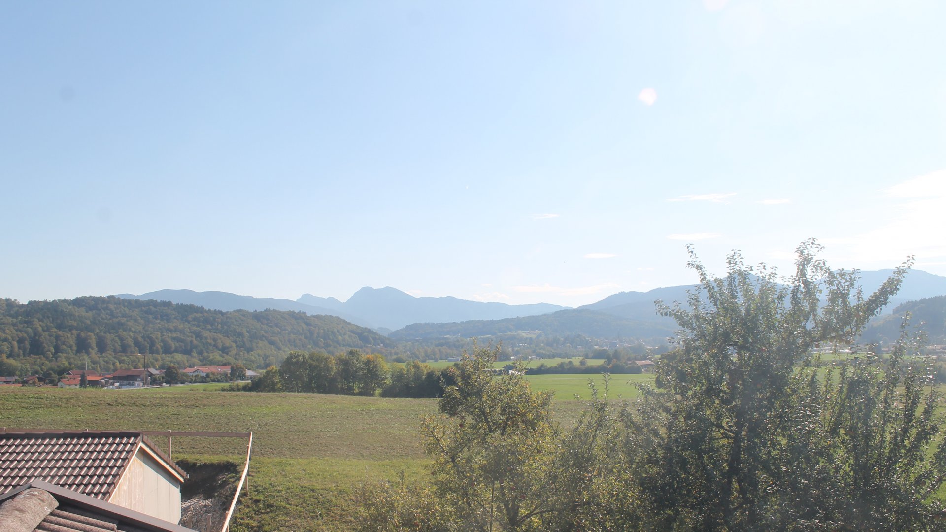 Live webcam view Vachendorf-Wimpasing towards the southeast